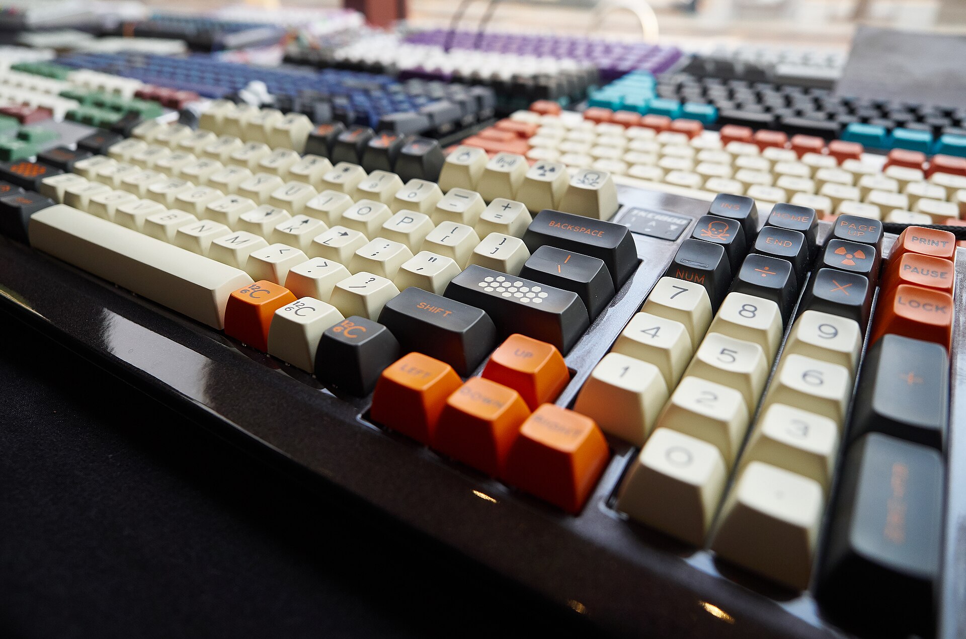 Gasket-mounted mechanical keyboard